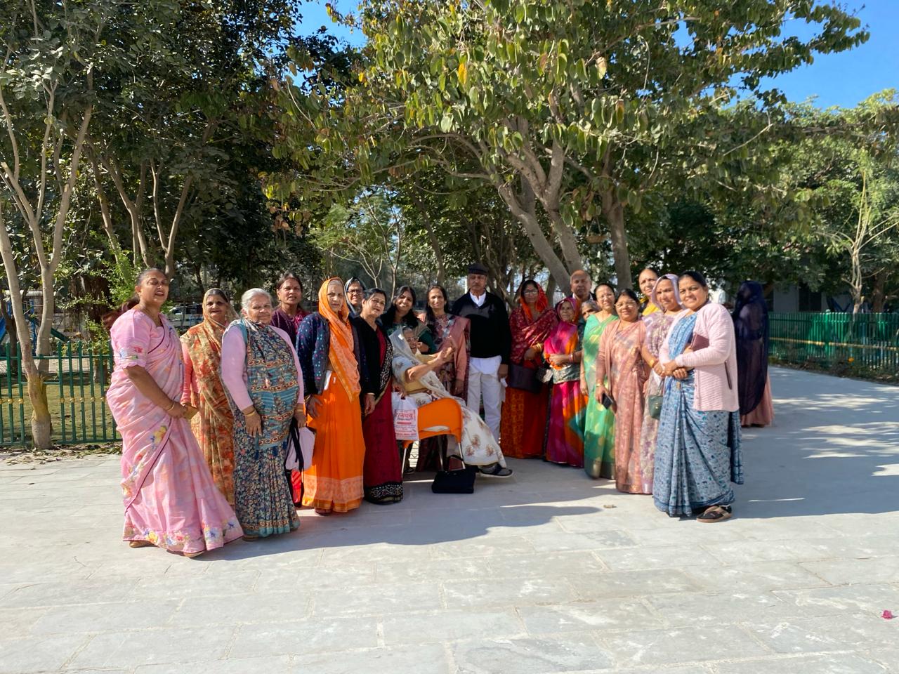द्वारिकाधीश महिला मंडल की महिलाओं ने बाल समिधा गृह के बच्चों के साथ बिताया समय