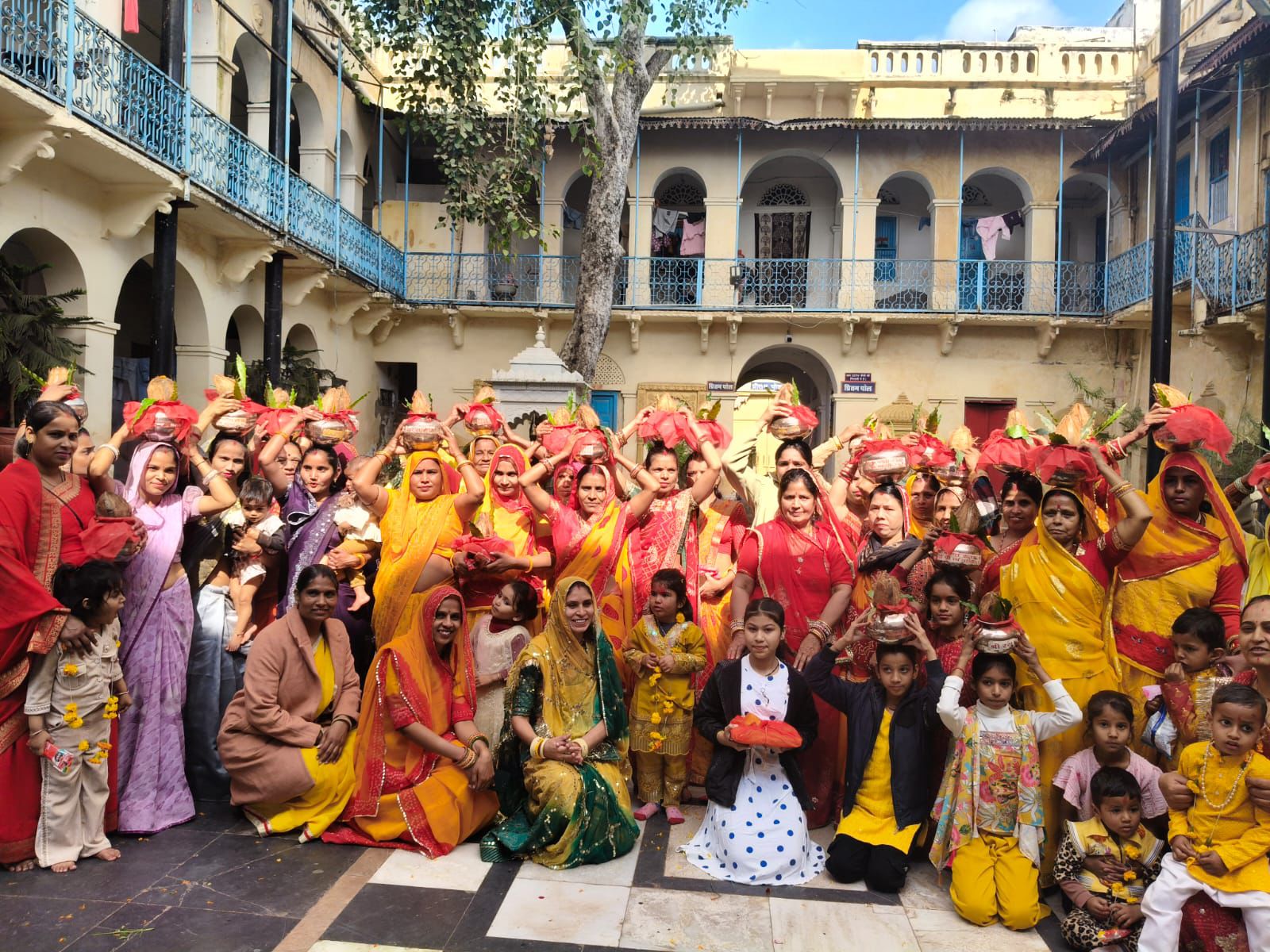 पूरे विधि विधान के साथ किया गया विद्यारंभ संस्कार