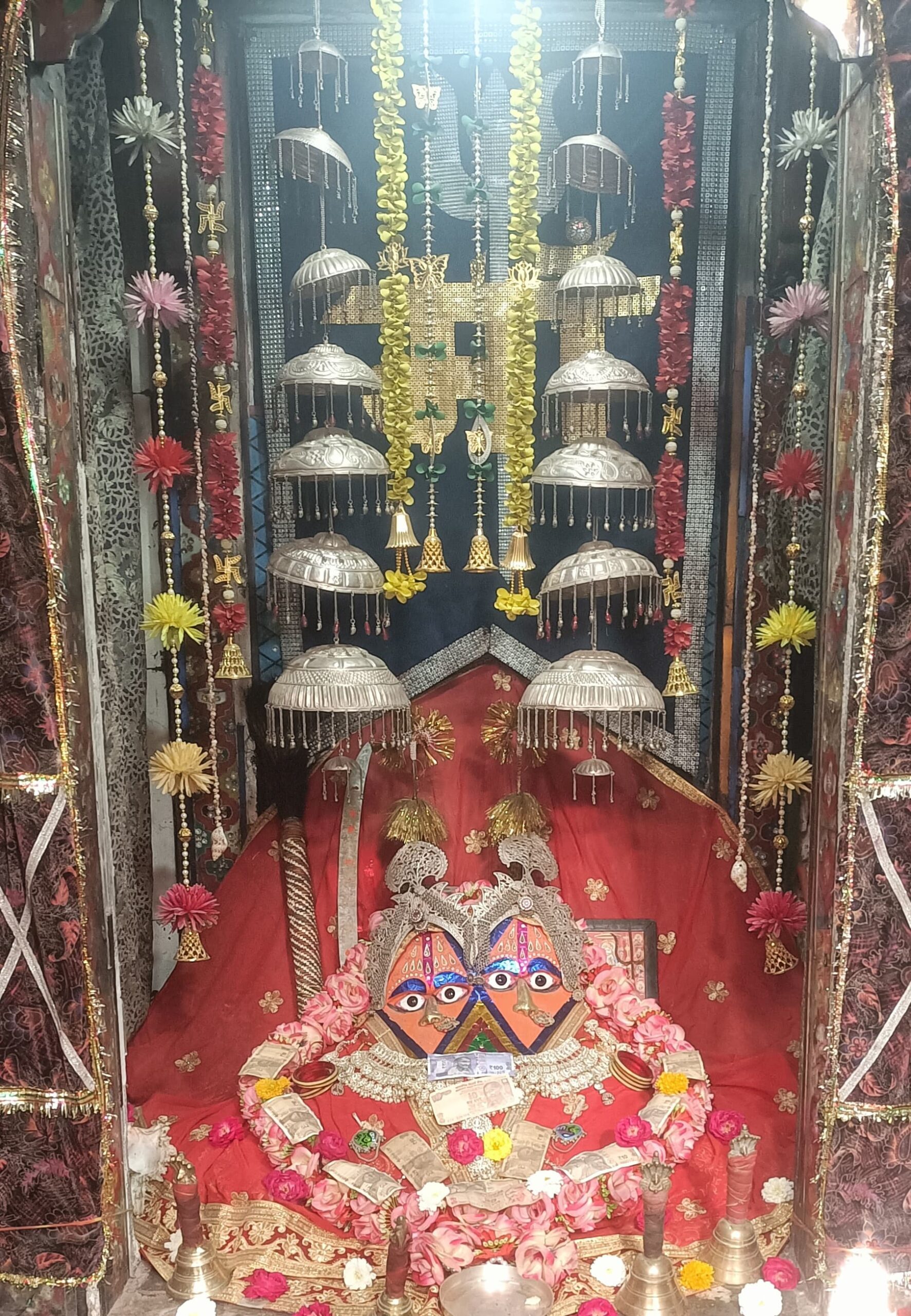 माताजी के दान पात्र से निकले 184870 रुपए