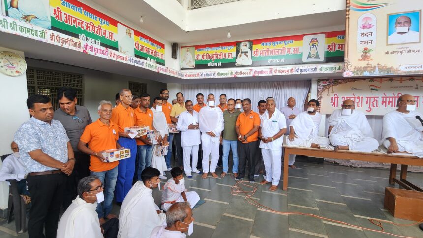 सुनने की साधना ही व्यक्तित्व निर्माण का आधार, भक्ति आत्मा को परमात्मा से जोड़ने का माध्यम — युवाचार्य महेन्द्र ऋषिजी