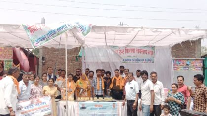 फतेहनगर में मेवाड़ टेंट किराया व्यवसाय संघ ने किया केरी-पानी वितरण,भीषण गर्मी में राहगीरों को दी राहत, स्वच्छता का संदेश भी दिया गया