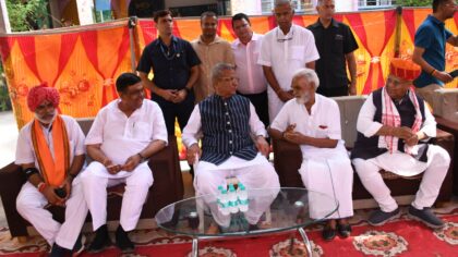पुराने साथी मेघवाल व मूंदडा के निवास पर जाकर मिले राज्यपाल ओमप्रकाश माथुर,पुरानी स्मृतियों का खुला पिटारा
