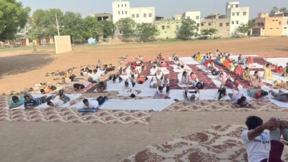 योगमयी हुआ फतहनगर, गांवों में भी दिखा अंतरराष्ट्रीय योग दिवस का उत्साह
