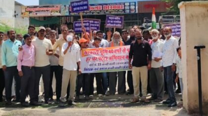 पट्टों की मांग को लेकर कच्ची बस्ती के निवासियों ने निकाली रैली,शिविर में सुनाई व्यथा, पालिका ने स्वायत्त शासन विभाग से मांगा मार्गदर्शन