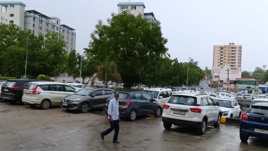 उदयपुर में रिमझिम बारिश से मौसम हुआ मनभावन, वादियों की प्राकृतिक छटा निखरी