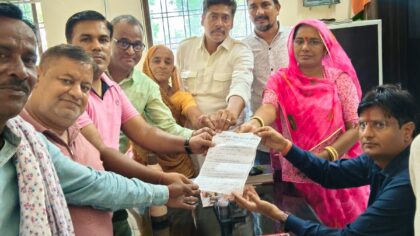 जनहित के कार्यों को शीघ्र कराने की मांग, कांग्रेस ने एसडीएम व ईओ को सौंपा ज्ञापन