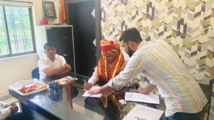 मुकेश कुमार मोहिल ने संभाला नगर पालिका फतेहनगर-सनवाड़ के अधिशासी अधिकारी का अतिरिक्त कार्यभार