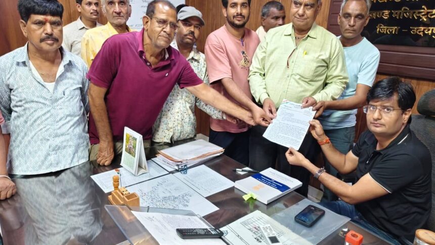 अध्यक्ष चुनाव में पार्षदों की सुरक्षा को लेकर कांग्रेस ने उपखण्ड अधिकारी को सौंपा ज्ञापन